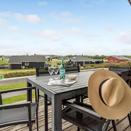 Dom wakacyjny Beach Front Home In Nordborg With Sauna *