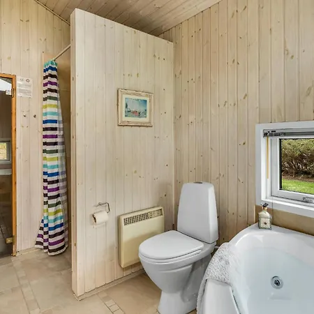 Beach Front Home In Nordborg With Sauna Dom wakacyjny