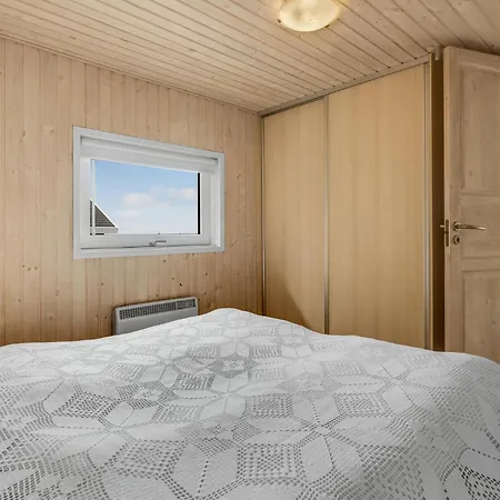 Dom wakacyjny Beach Front Home In Nordborg With Sauna Nordborg