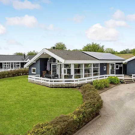 Lovely In With Kitchen Holiday home *